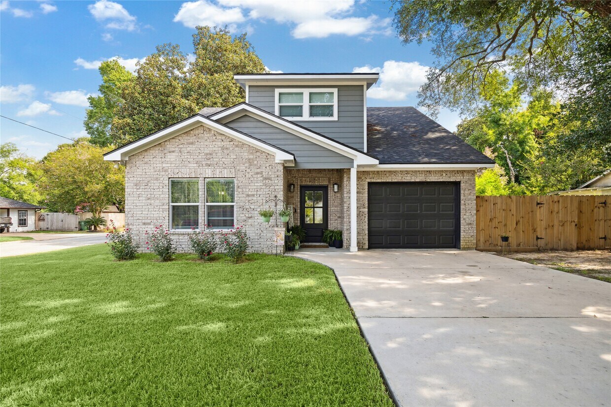 Foto principal - 2201 Maple St