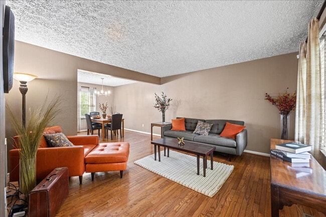 Foto del edificio - 6 Wavecrest Ct