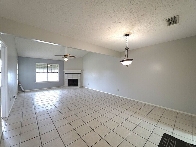 Foto del edificio - Get ready to fall in love with comfortable, carefree living at Courtyard Condominiums in Tyler, TX!