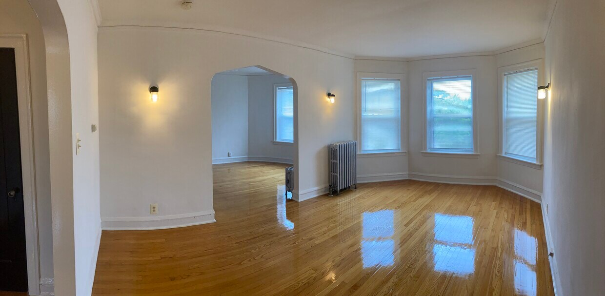Foto principal - 7914 S Dobson Ave