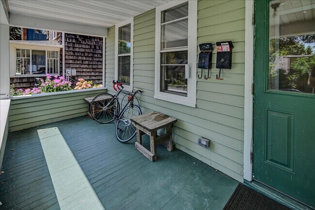 Foto del edificio - 930 E Dayton St