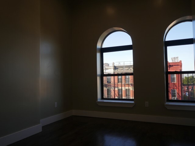 Foto del edificio - 2156A Fulton St