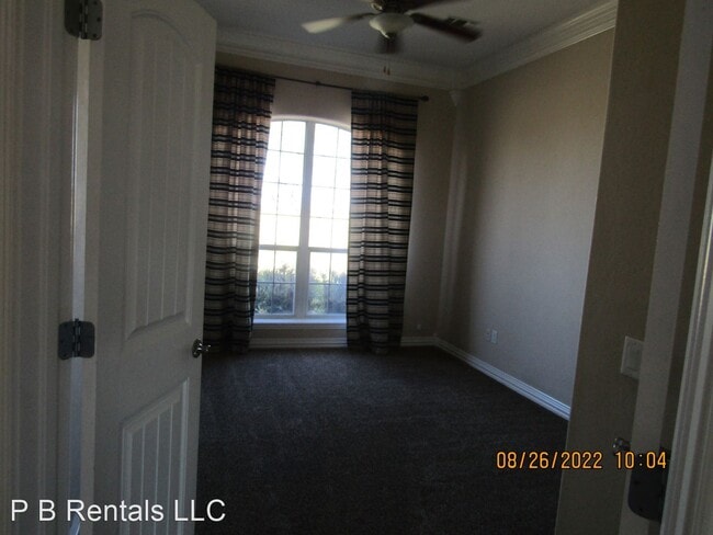 Building Photo - 4 br, 2.5 bath House - 1264 SW Paint RD
