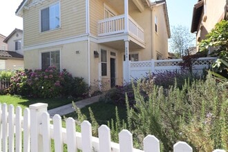 Building Photo - 2233 Cordoban Ln