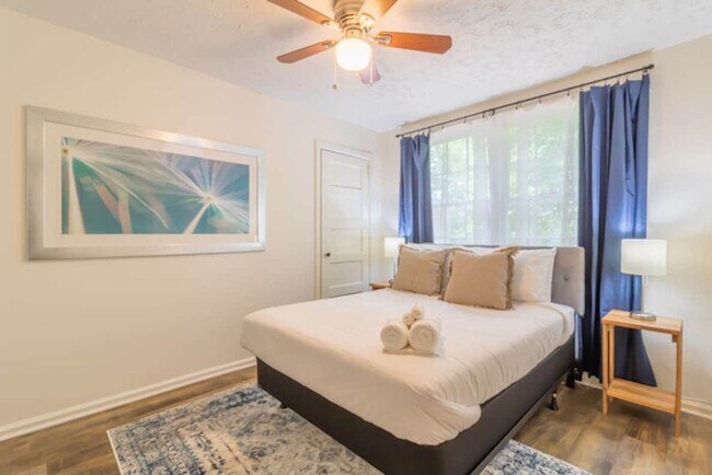 Foto del edificio - 3912 Crestview Dr