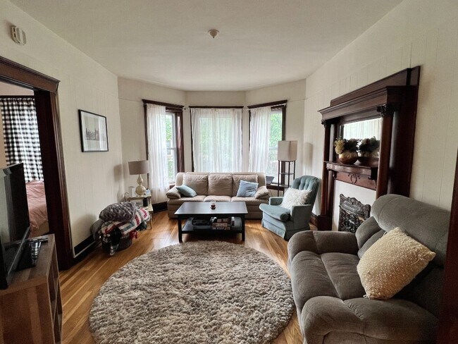 Foto del edificio - 3732 N Wayne Ave