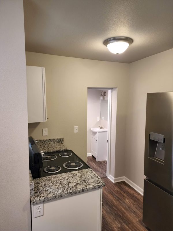 Foto del edificio - 743 E Willamette Ave