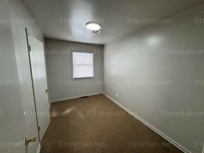 Foto del edificio - 2437 N Estelle Ave
