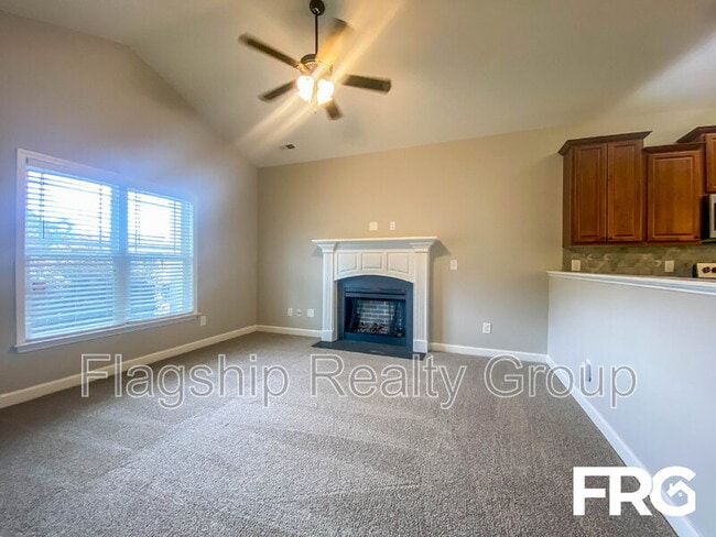 Building Photo - 103 Rolling Knoll Ct