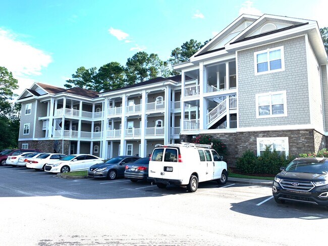 Foto del edificio - ONE MONTH FREE with an eighteen-month leas...
