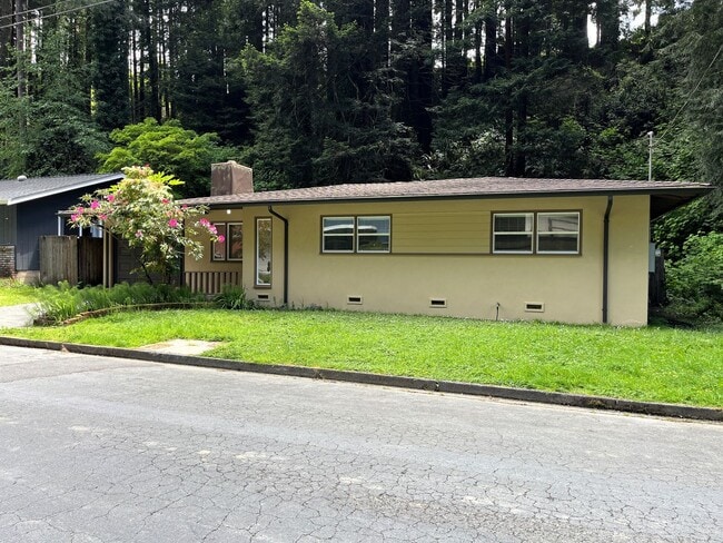 Foto del edificio - Enjoy Modern Living in this Upgraded home in a wooded area!