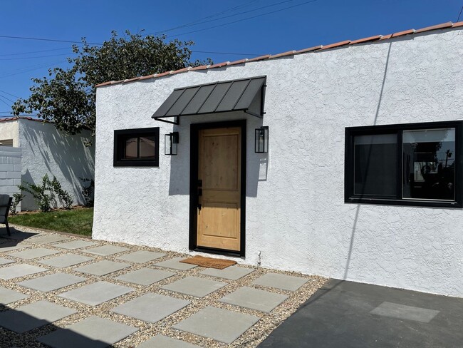 Building Photo - 1 Bedroom Condo in Los Angeles