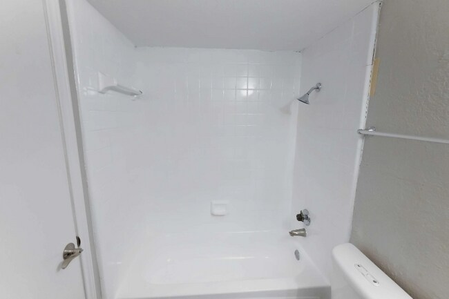 Foto del edificio - 390 Shady Ln Dr