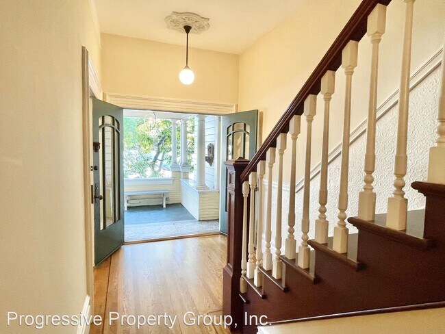Foto del edificio - 5 br, 2.5 bath House - 1111 Stanyan St