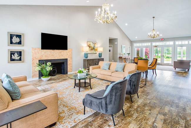 Ravens Crest apartments — community photo - Ravens Crest