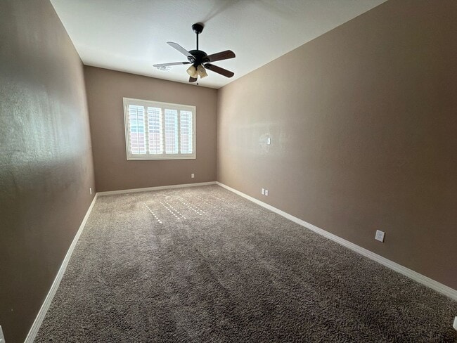 Building Photo - 15959 W Cameron Dr