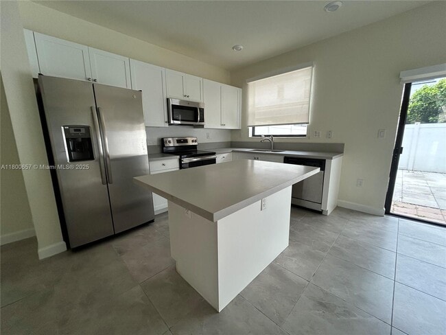 Building Photo - 10622 W 33rd Way