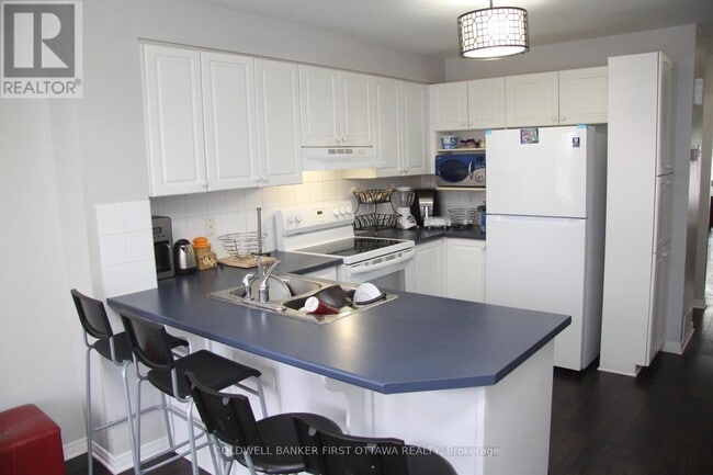 Building Photo - 56 Beaucache Private