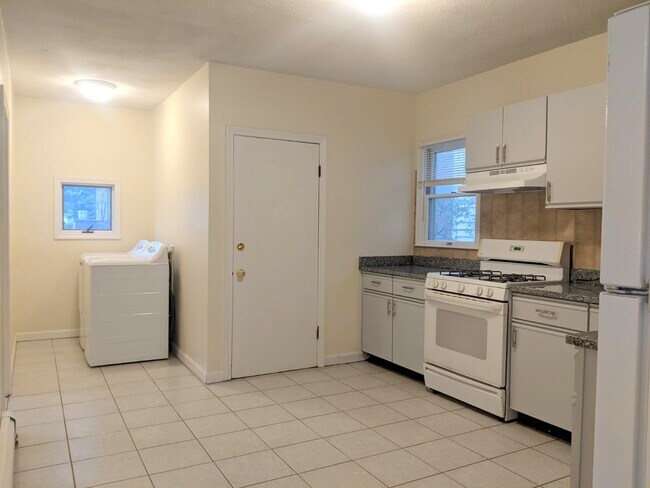 Foto del edificio - 83 Yorktown St