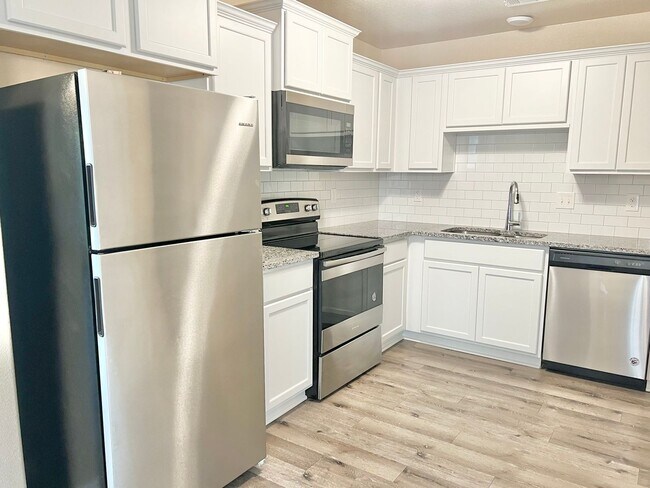 Building Photo - Cute 3 Bed Duplex in Temple!