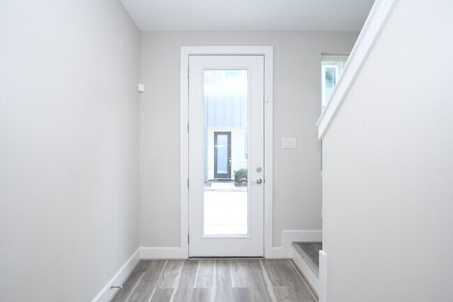 Foto del edificio - 5904 Gardendale Dr