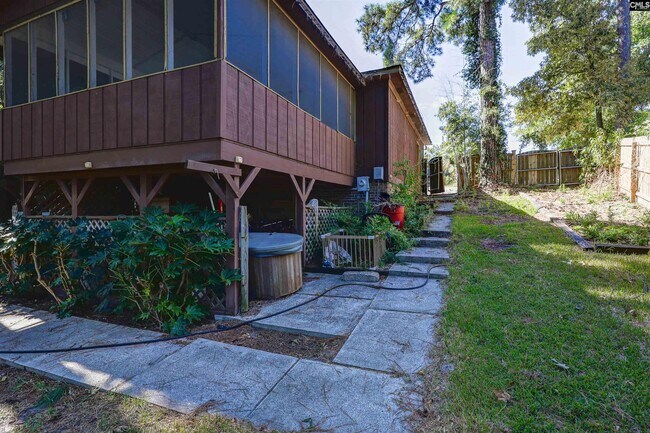Building Photo - 1405 Parkdale Dr