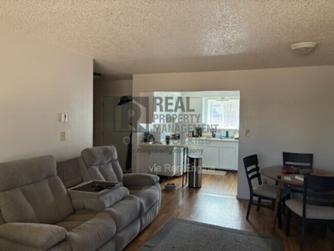 Foto del edificio - 2916 Rams Ln