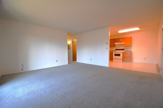 Foto del edificio - Top floor apartment! Close to MSU and downtown!