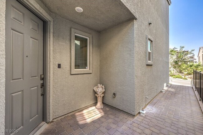Building Photo - 10783 Searchers Ave