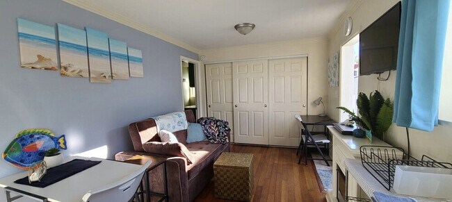 Foto del edificio - Pacific Beach Dr - FULLY FURNISHED