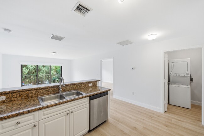 Foto del edificio - 2691 Albatross Rd N