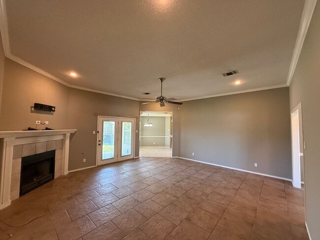 Foto del edificio - Gorgeous 3 bed/2bath home in Twin Oaks AVAILABLE SOON!