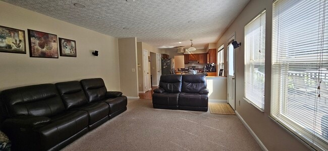 Foto del edificio - 2250 Reeves Ave