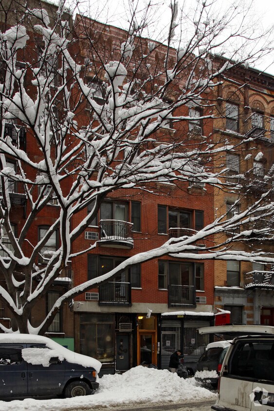 Foto del edificio - 102 E 7th St