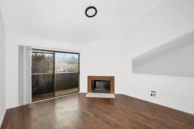 Foto del edificio - 2 Bedroom Plus Bonus Room in the Heart of Bellevue
