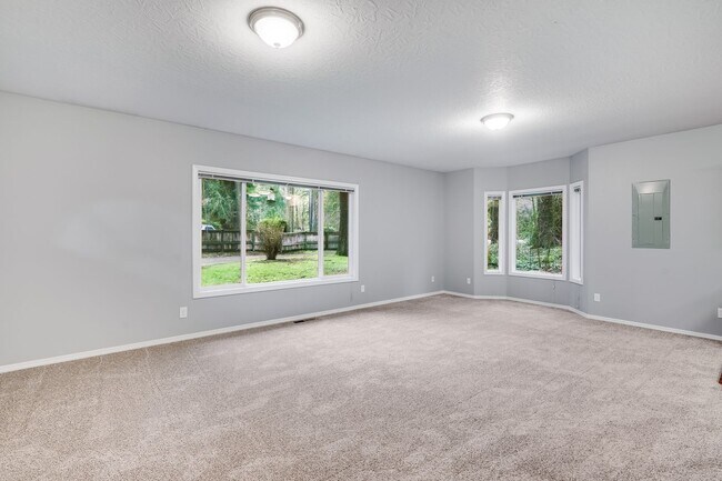 Foto del edificio - Beautiful 3 Bed, 2 Bath Rental Home on the Sandy River!