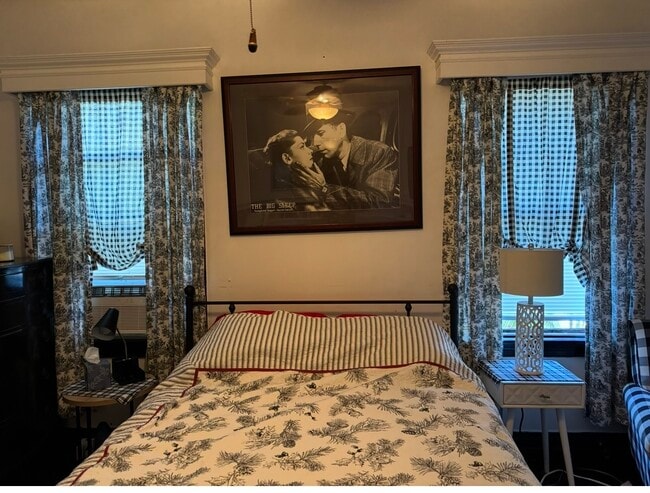 Building Photo - 4514 NE 1st Ave