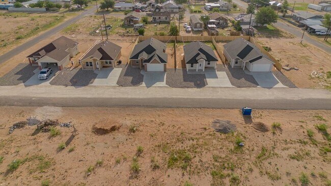 Building Photo - 509 El Paso Ave