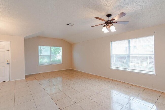 Building Photo - 1409 Cloyne Dr