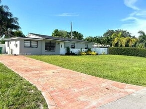 Building Photo - 4119 SW 49th St