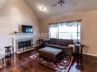 Building Photo - *MOVE-IN SPECIAL 1/2 OFF FIRST MONTHS RENT!!!