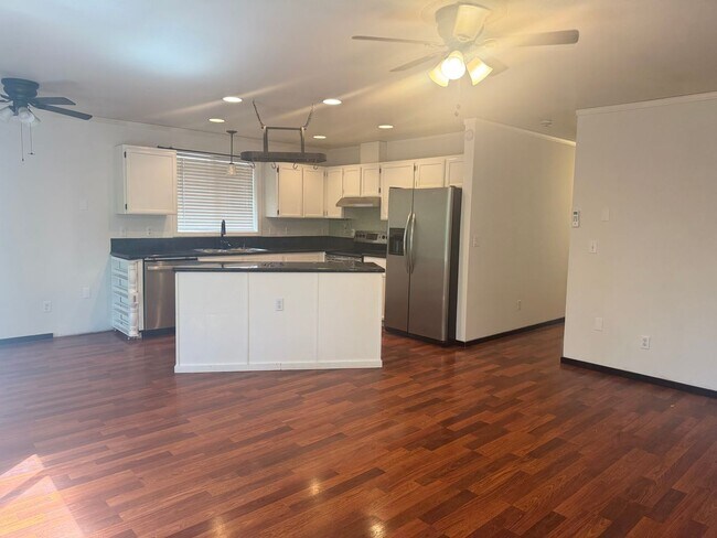 Foto del edificio - Charming 3-Bedroom Home in the Heart of Tenino