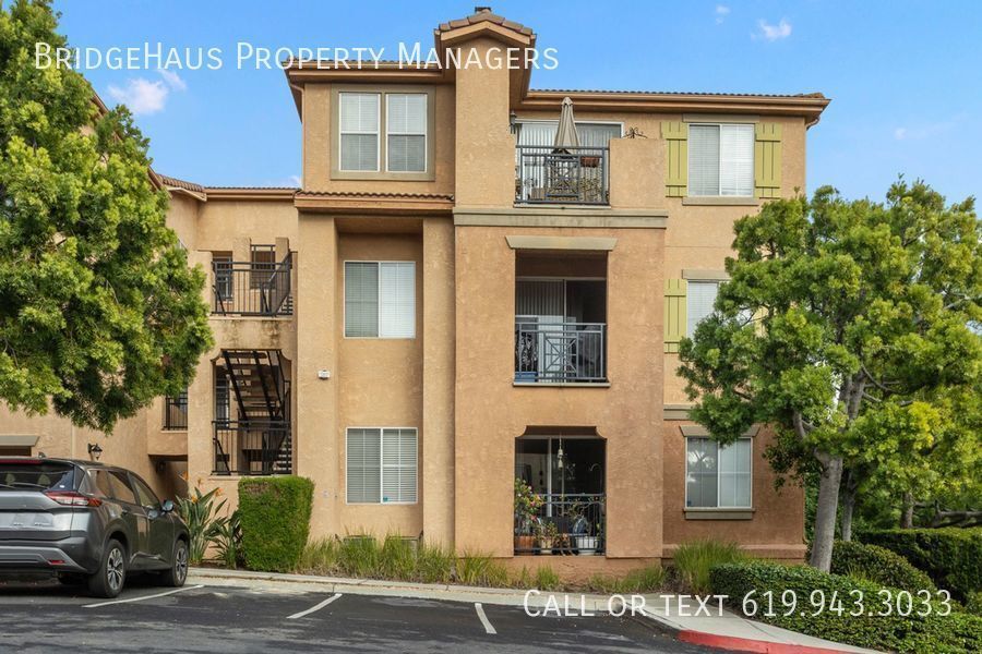 Primary Photo - Luxurious living in this stunning 3-bedroo...