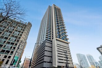 Building Photo - 235 W Van Buren St