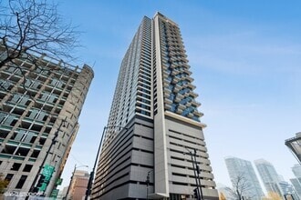 Building Photo - 235 W Van Buren St