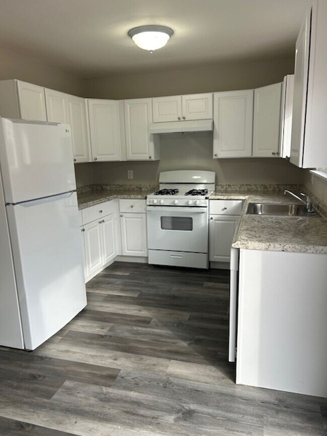 Building Photo - Bear Area Rental