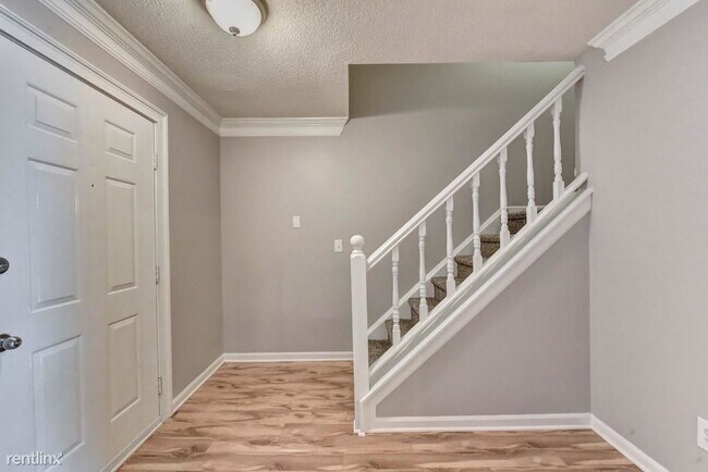 Building Photo - 2 br, 2 bath House - 871 Lenox Oaks Circle Ne