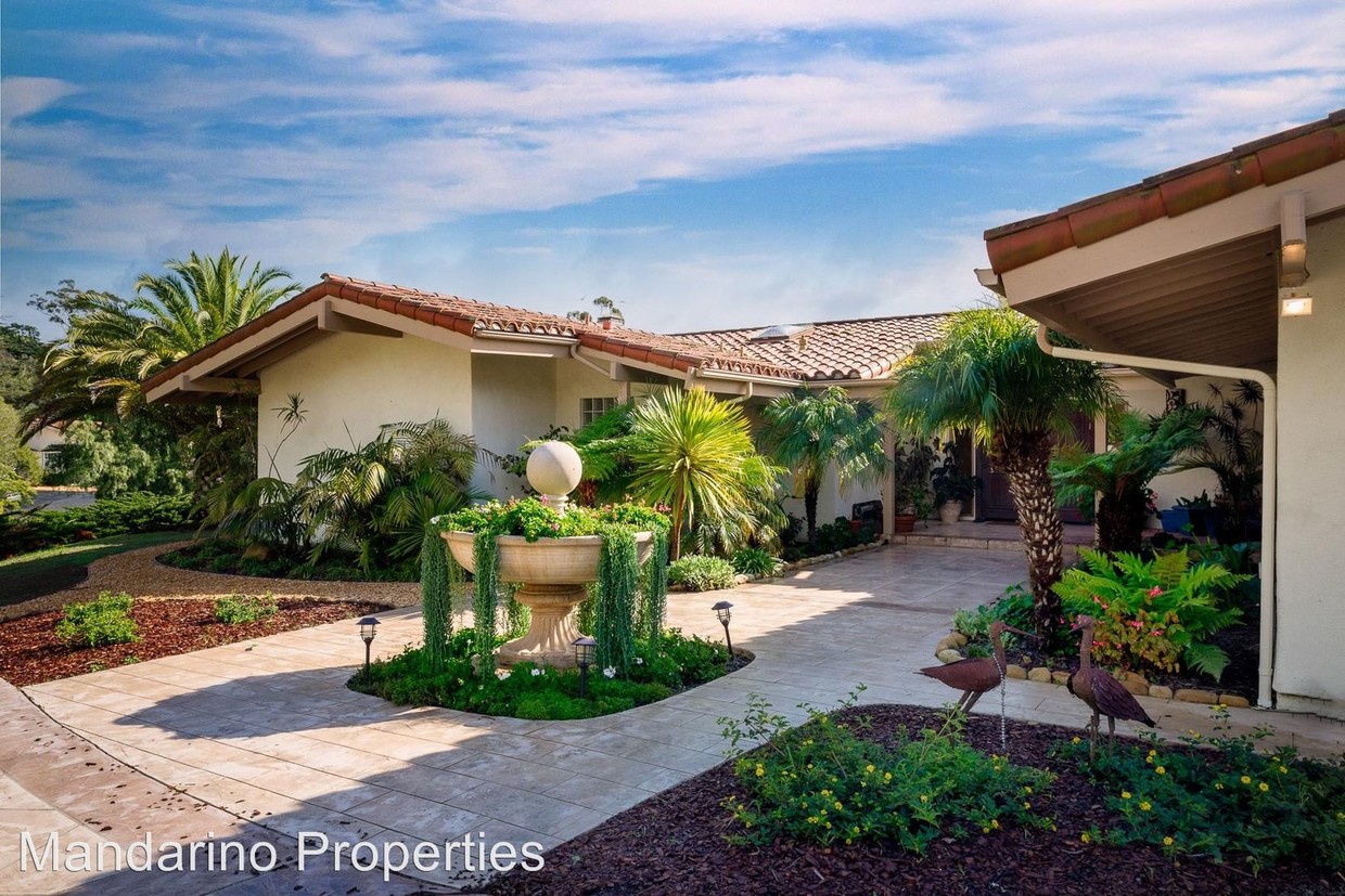 Foto principal - 3 br, 3 bath House - 860 Summit Road