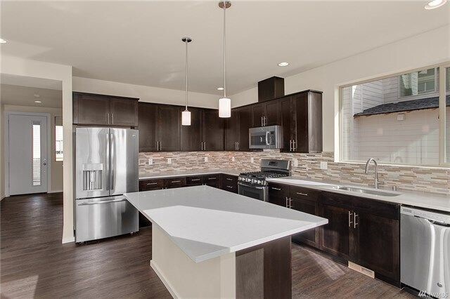 Foto del edificio - Gorgeous Executive Home, Available Now