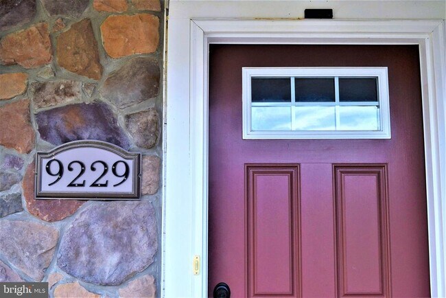 Foto del edificio - 9229 Wainwright Ln
